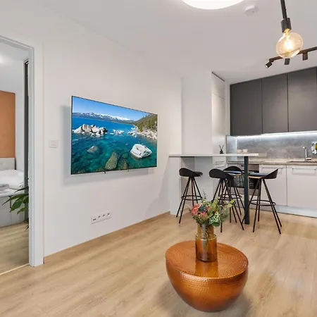 Lam Urban - Balcony Apartment