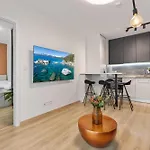 Lam Urban - Balcony Apartment